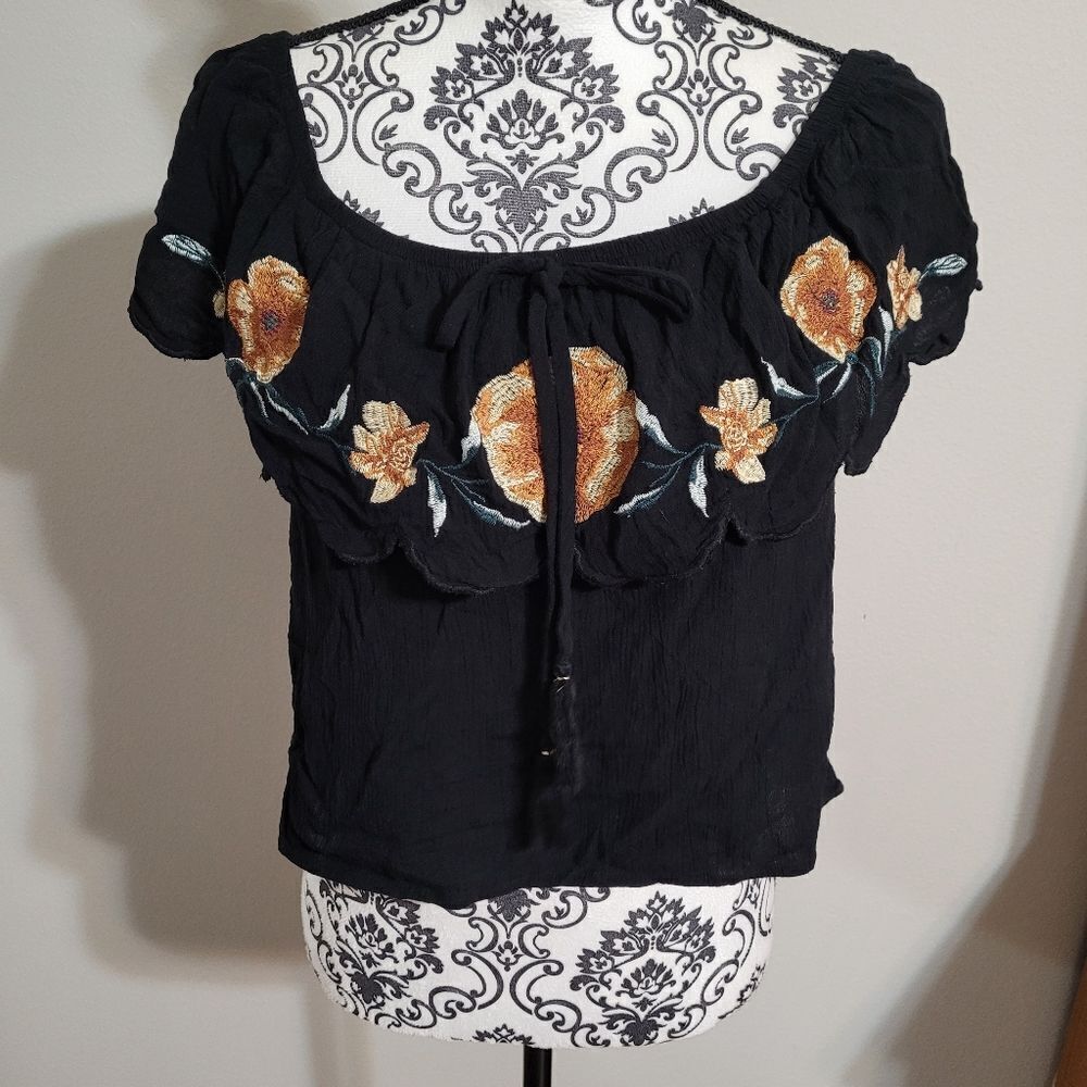 Black with yellow floral‎ crop top